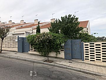 IMG-3028.jpg Venta de casa con piscina y terraza en Aranjuez, Urbanización Fuente de la Reina