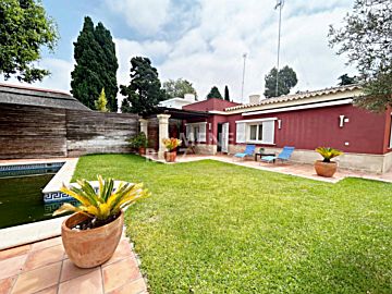  Venta de casa con piscina y terraza en Vistahermosa (Puerto Santa María), COSTA OESTE