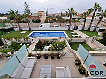 Foto 1 Venta de casa con piscina y terraza en Vinaròs