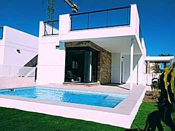 Imagen 1 Venta de casa con piscina en El Verger 