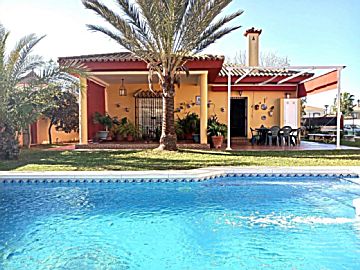 Foto Venta de casa con piscina en Urbanizaciones Zona Norte (Puerto Santa María), BELLABAHIA