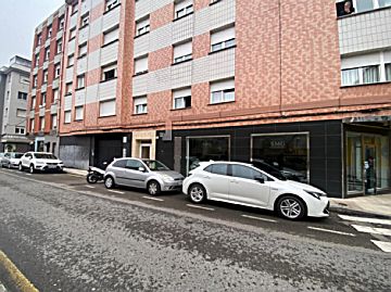 Imagen 2 Venta de local en Perchera-La Braña (Gijón)
