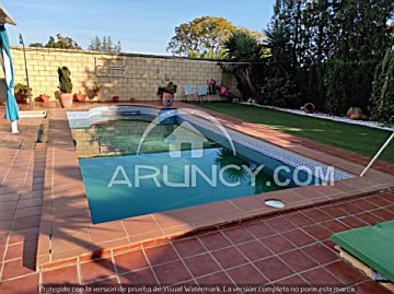 Foto Venta de casa con piscina y terraza en Mairena del Alcor, Mairena del alcor