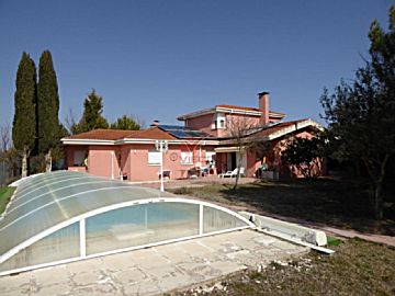 Imagen 1 Venta de casa con piscina en Villar de Olalla